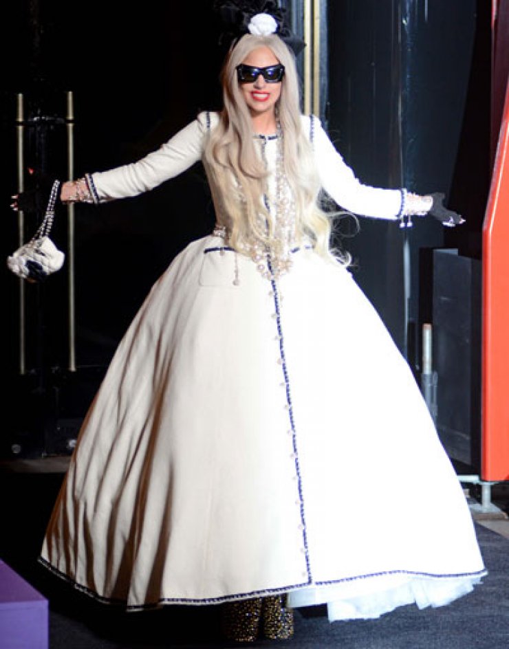 Από τι πάσχει η Lady Gaga; Φλεγμονή ή λύκος;