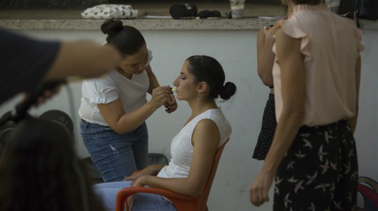 Η Χριστιάνα Λακκοτρύπη φωτογραφήθηκε με τις κόρες της για τη Madame Figaro Οκτωβρίου! [βίντεο]