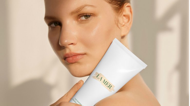 To νέο Body Oil Balm της La Mer προσφέρει μοναδική ενυδάτωση και μια λαμπερή αίσθηση πολυτέλειας