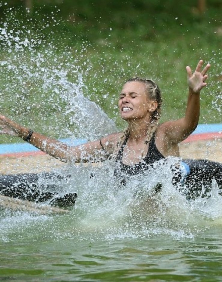 Δείτε για πρώτη φορά την αδερφή της Λάουρας Νάργες [εικόνα]