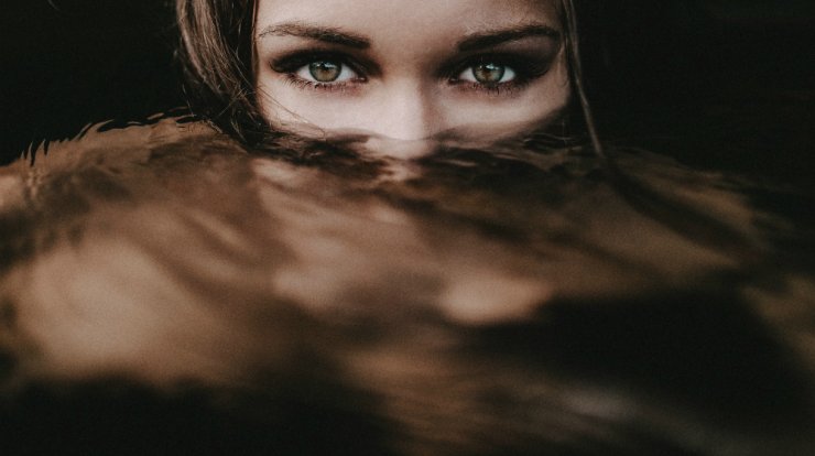 Ένας θαυματουργός ορός για ανόρθωση και σύσφιξη της περιοχής γύρω από τα μάτια