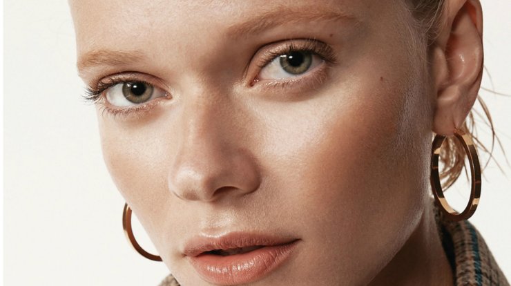 Τέλεια επιδερμίδα με δυο νέες πούδρες και τρία πινέλα