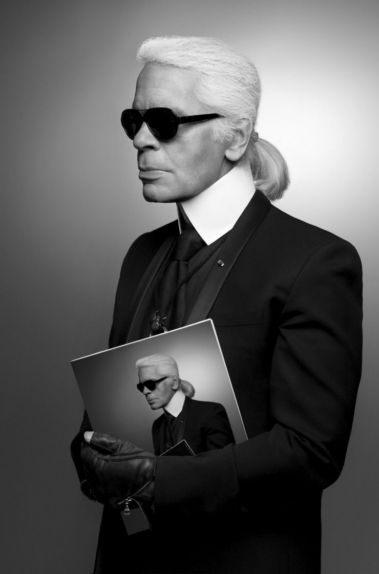 Ο Karl Lagerfeld τώρα και ζαχαροπλάστης;