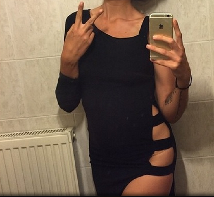 Η σέξι εμφάνιση επώνυμης Ελληνίδας στα γενέθλια του άντρα της!