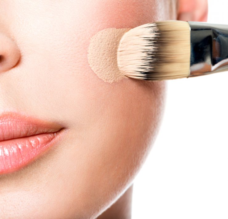 5 λάθη μακιγιάζ που κάνουν τα κορίτσια με τάση ακμής