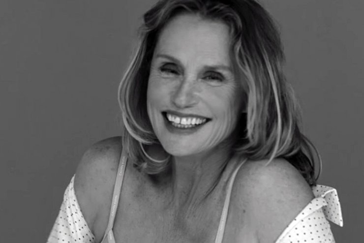 Η 73χρόνη Lauren Hutton συμμετέχει σε διαφημιστική καμπάνια του οίκου Calvin Klein