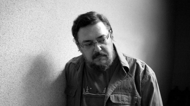 Κύπρια τραγουδίστρια αποκαλύπτει άγνωστες πτυχές της συνεργασίας της με τον Λαυρέντη Μαχαιρίτσα!