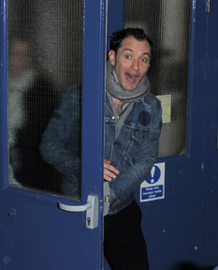 Παροξυσμός με τους θαυμαστές του Jude Law