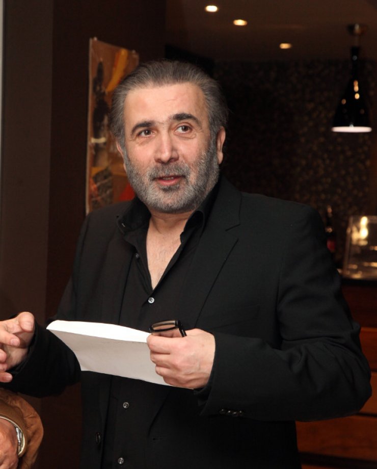 Guardian: «Ο Λαζόπουλος είναι ο πιο αστείος άνθρωπος στην Ελλάδα»