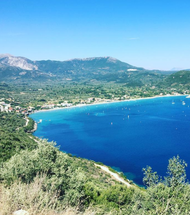 Ζευγάρι της κυπριακής showbiz κάνουν διακοπές σε ελληνικό νησί παρά τις φήμες που τους ήθελαν χωρισμένους!