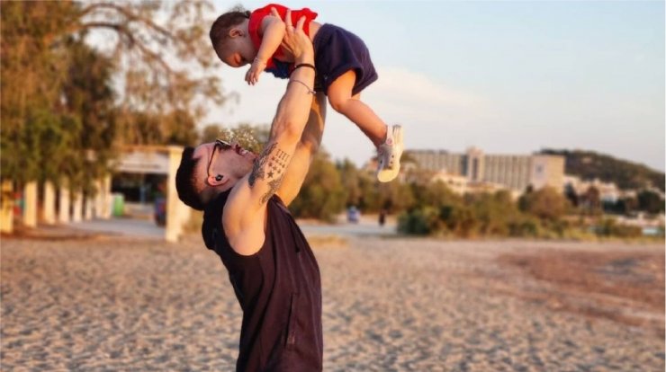 Λευτέρης Πετρούνιας: Πήρε μαζί του στην προπόνηση την κορούλα του [εικόνες]