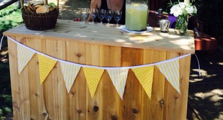 Γνωστή ηθοποιός έμεινε άνεργη και πουλάει λεμονάδες για να ζήσει!