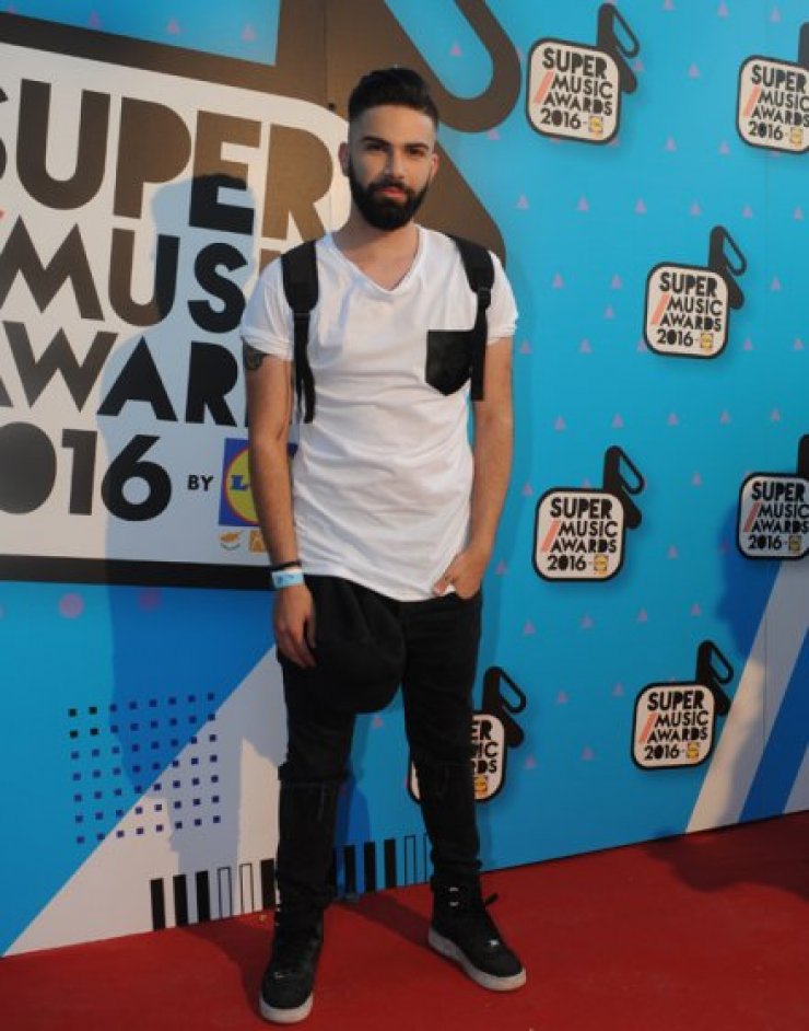 Ανδρέας Λέοντας: Ερμήνευσε για πρώτη φορά το καινούργιο του τραγούδι στη σκηνή των SMA by Lidl! [βίντεο]