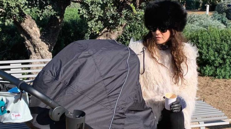 Levinia Konyalian: Η νέα εικόνα της σχεδιάστριας αγκαλιά με την ενάμιση έτους κόρη της που λατρέψαμε!