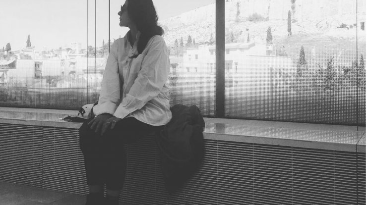 Κύπρια σχεδιάστρια παντρεύτηκε και δεν το πήρε κανείς χαμπάρι