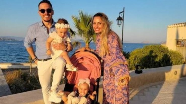 Λευτέρης Πετρούνιας: Δείτε τον να παίζει κρυφτό μαζί με την μικρή κόρη του [εικόνες] 