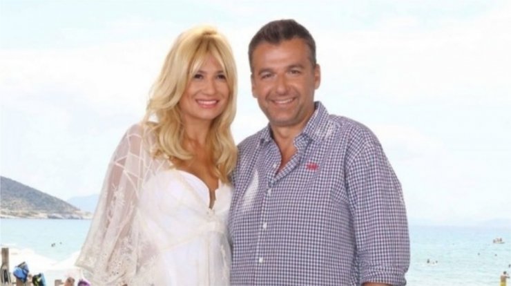 Γιώργος Λιάγκας: Δείτε πως απαθανάτησε νωρίς το πρωί την Φαίη Σκορδά με τον γιο τους [εικόνα]
