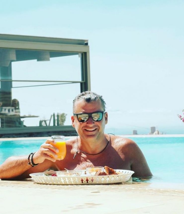 Ο Γιώργος Λιάγκας φωτογραφίζει τους γιους του στις καλοκαιρινές τους διακοπές! [εικόνες]