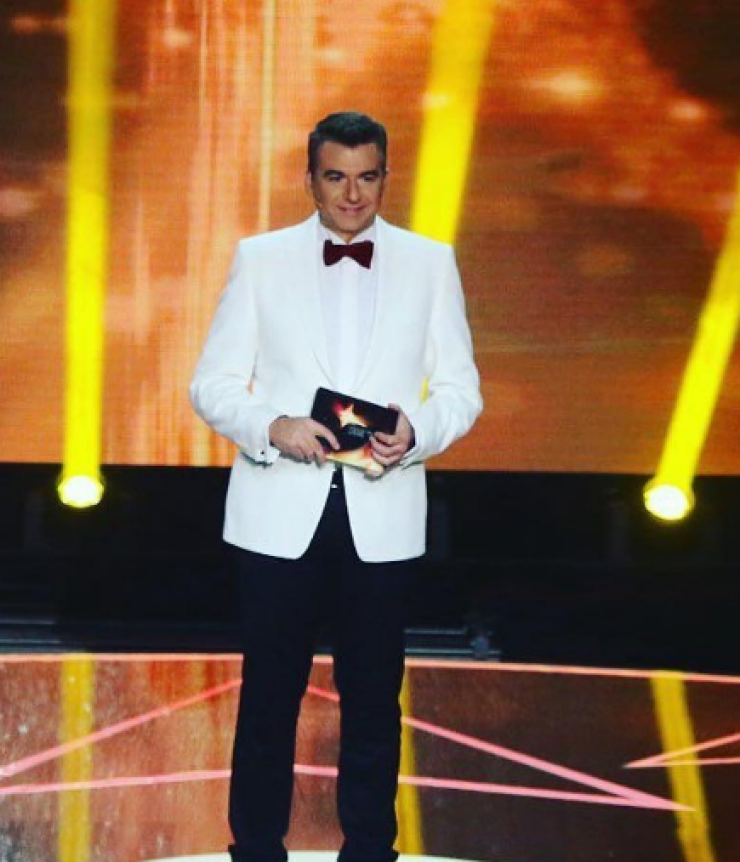 Σε αμηχανία η Φαίη Σκορδά με το "σ΄αγαπώ" του Γιώργου Λιάγκα on camera!