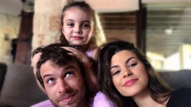 Δείτε τη μαμά και την αδερφή της μικρούλας που κλέβει τις εντυπώσεις στο “Τατουάζ” 