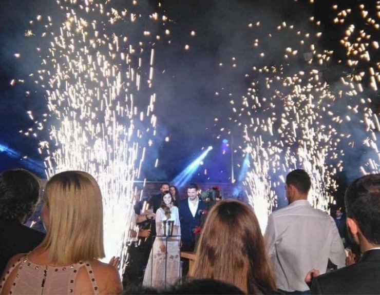 Το λαμπερό γαμήλιο party επώνυμου ζευγαριού της Λευκωσίας με τον Ηλία Βρεττό