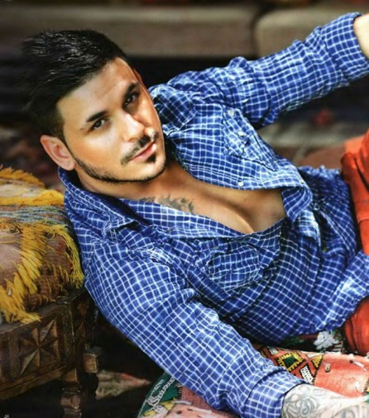 Ο Stan απαντά σε όσους λένε πως είναι ομοφυλόφιλος!