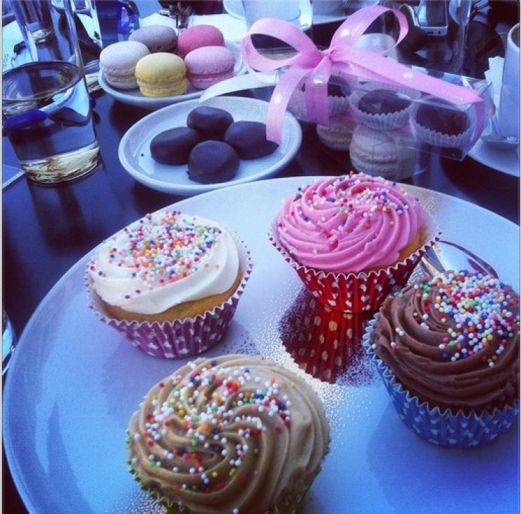 Κύπριος δημοσιογράφος επιλέγει τα κεραστικά για την γέννηση της κόρης του