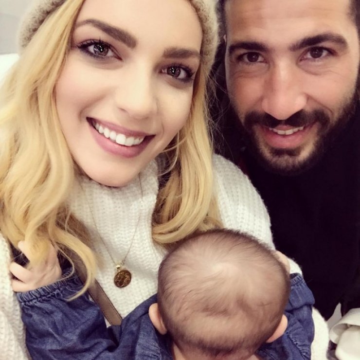 Άντρη Καραντώνη: Αυτή είναι η ημερομηνία που θα βαφτίσει την κόρη της Αργυρώ!