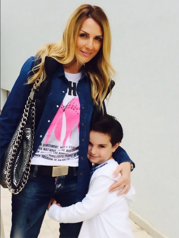 Έλβα Ρωσσίδου: Πως ευχήθηκε στο μεγάλο της γιo για τα γενέθλιά του