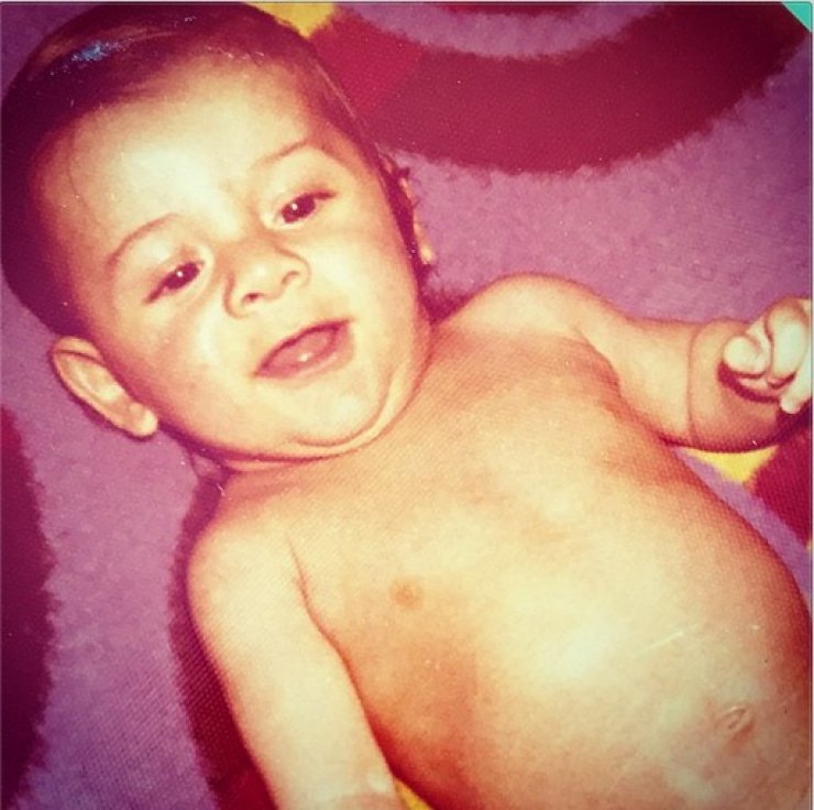 Η παιδική φωτογραφία Κύπριου παρουσιαστή