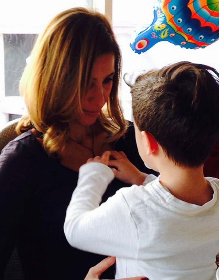 Ίτα Κόση: Η τρυφερή φωτογραφία με τον γιο της Ιωάννη
