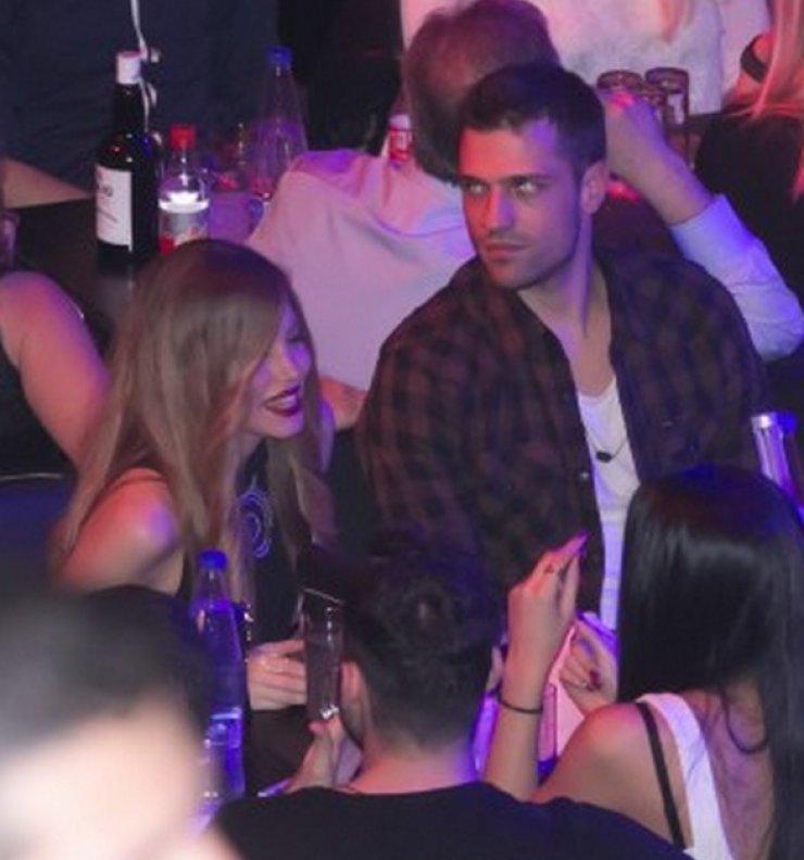 Kωνσταντίνος Αργυρός: Είναι η ξανθιά συνοδός του η νέα του σύντροφος;