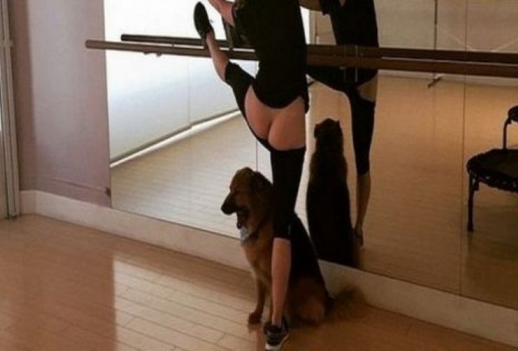 Ποια γνωστή παρουσιάστρια έκανε μπαλέτο με το κολάν κατεβασμένο