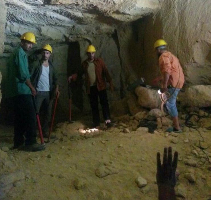 Ποιoς Κύπριος ηθοποιός σκάβει σε ορυχείο;