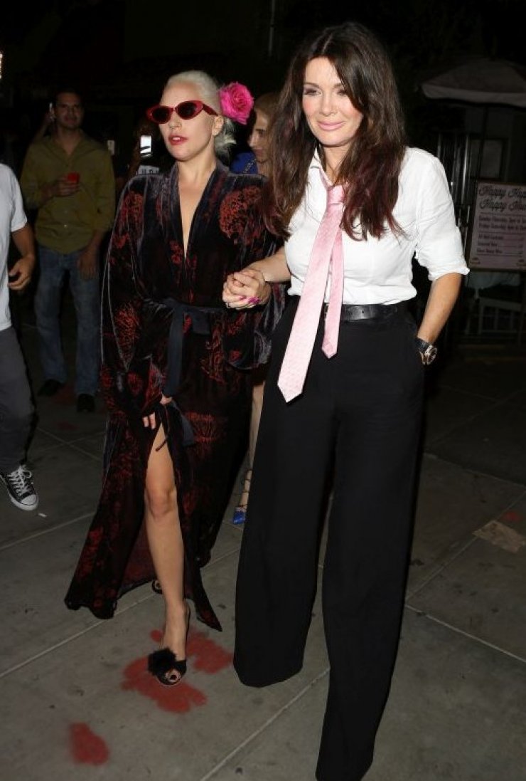 Lady Gaga: Η επική τούμπα της έξω από εστιατόριο! [εικόνες]