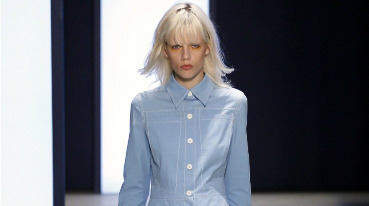 Τα πιο γλυκά casual φθινοπωρινά σύνολα, έχουν γαλάζιο χρώμα