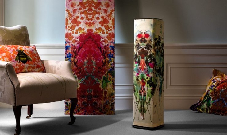 Ντύσε τα μεγάφωνα!