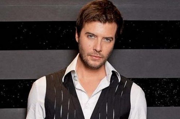 Λάμπης Λιβιεράτος: Έφυγε από το σπίτι του. Με ποιον μένει τώρα;