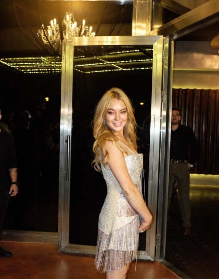 Η συνάντηση Κύπριας socialite στη Μύκονο με την Lindsay Lohan