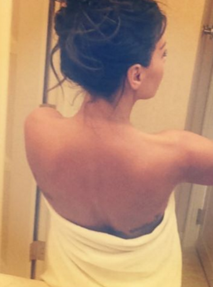 Επώνυμη Ελληνίδα “κολάζει” το instagram με τη σέξι selfie της στο μπάνιο!