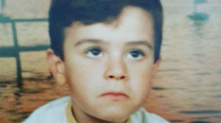 Μπορείτε να μαντέψετε ποιος γνωστός Κύπριος είναι το αγοράκι στη φωτογραφία;