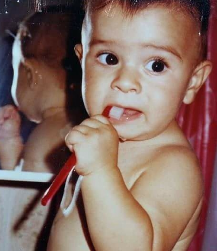 Δεν πάει το μυαλό σας ποιος Κύπριος παρουσιαστής είναι το αγοράκι στη φωτογραφία!