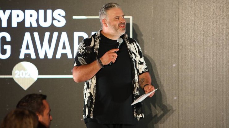 Η εμφάνιση του Λούη Πατσαλίδη στα Cyprus Eating Awards σίγουρα δεν έχει ξαναγίνει από παρουσιαστή!