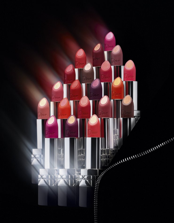 Το Double Rouge είναι το πρώτο κραγιόν Dior με ματ μεταλλικό εφέ