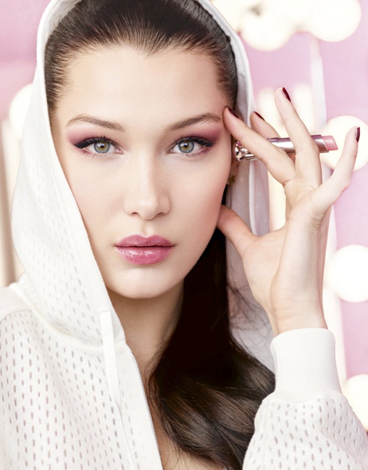 Dior Lip Glow: Το απόλυτο balm χειλιών που αναβιώνει το χρώμα