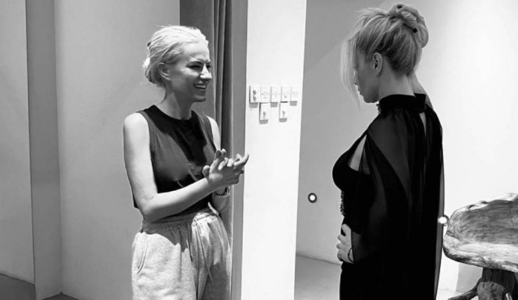 Μπακοδήμου – Ζήνα: Το τελευταίο fitting στα ρούχα στο ατελιέ της Έφης Παπαϊωάννου