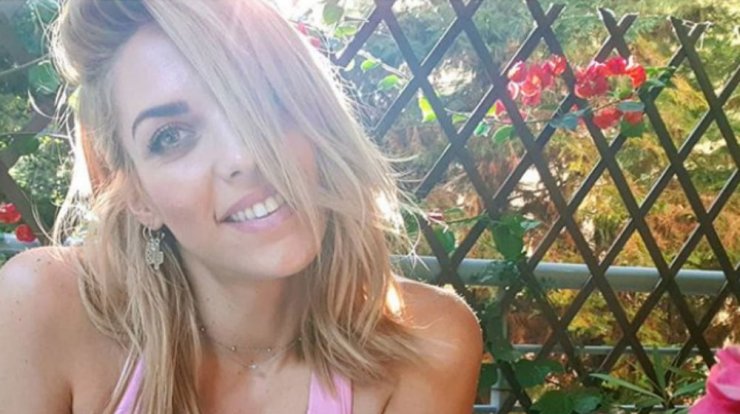 Mαντώ Γαστεράτου: Την είδαμε να τραγουδάει στο γιο της και "λιώσαμε" [βίντεο]