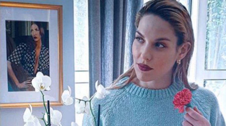 Μαντώ Γαστεράτου: Αποκαλύπτει πόσα κιλά έχασε δείχνοντας μας το σώμα της ενάμιση μήνα μετά την εγκυμοσύνη