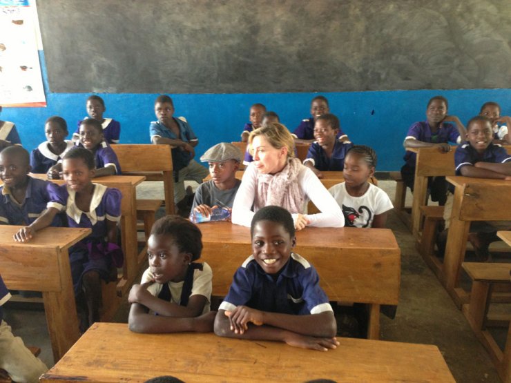 H Madonna πίσω στα θρανία 