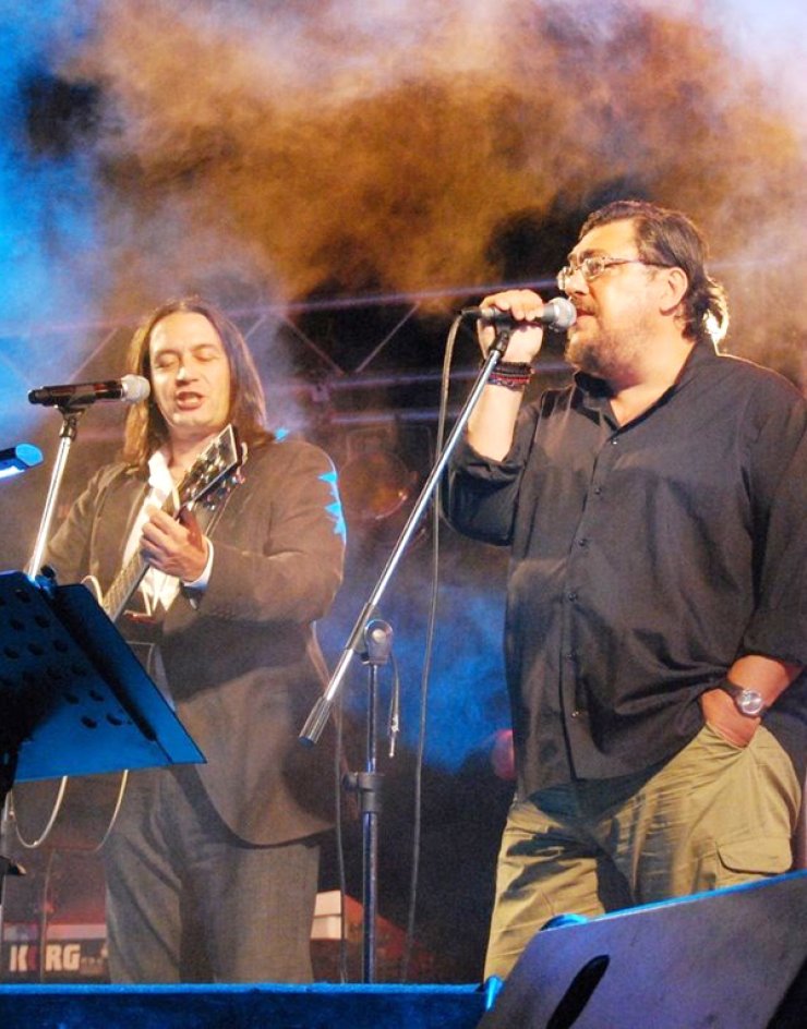 Οι Μαχαιρίτσας & Κότσιρας τραγουδούν για την "Αγία Σκέπη"